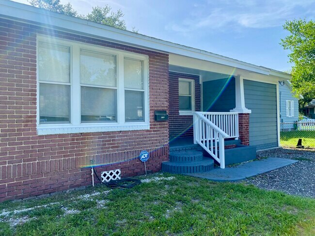 Building Photo - 6708 N Dixon Ave