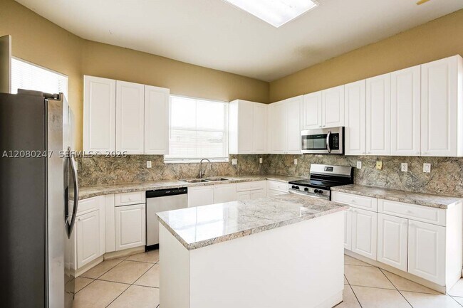 Foto del edificio - 18301 NW 89th Ave