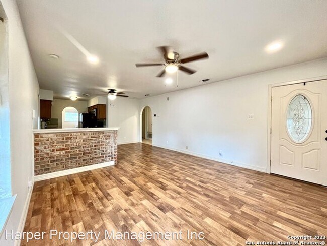 Building Photo - 3 br, 1 bath House - 412 W Hunt St