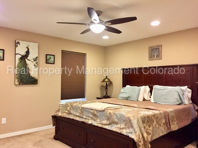 Building Photo - Gorgeous Paired Home in Meridian Village