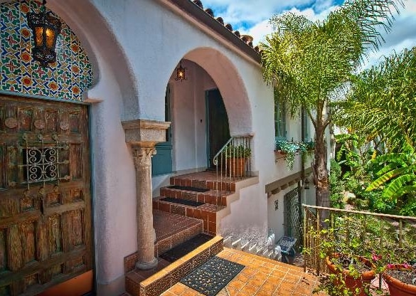 Building Photo - 8225 Fountain Ave (Patio Del Moro)