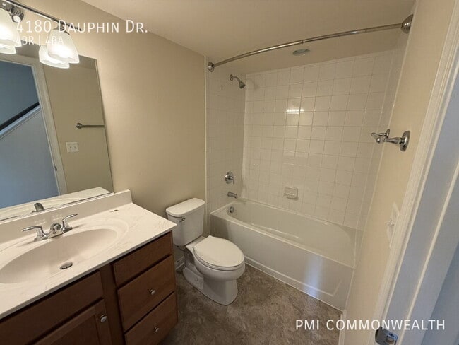 Foto del edificio - 4180 Dauphin Dr