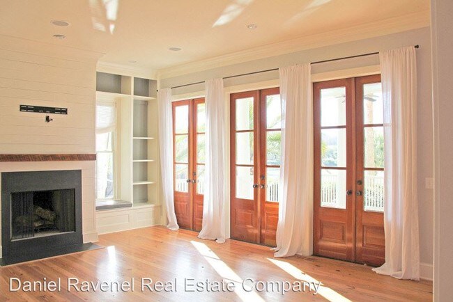 Building Photo - 4 br, 4.5 bath House - 17 Grace Lane