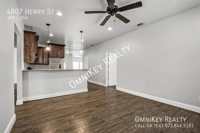 Foto del edificio - 4807 Henry St