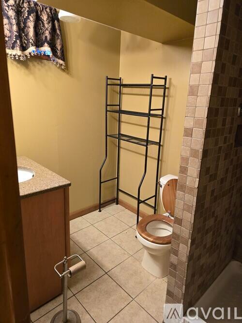 Building Photo - 15639 Ingleside Ave