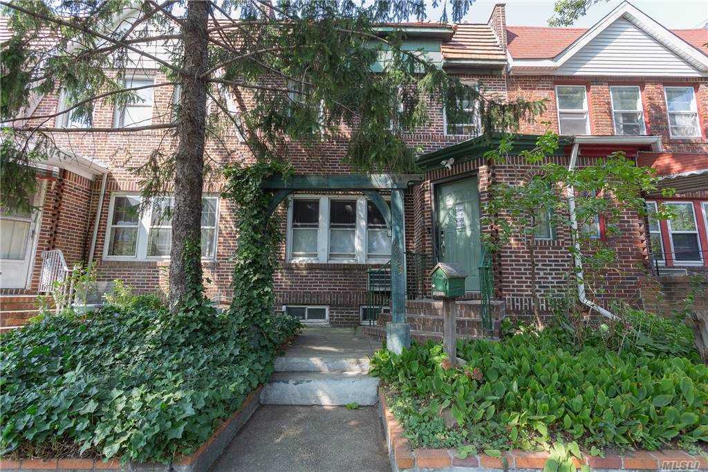 Foto principal - 18-83-83 Willoughby Ave