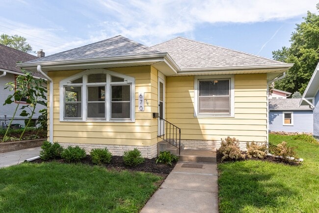 Photo - Fully Furnished Dundee Home!! Utilities & ...