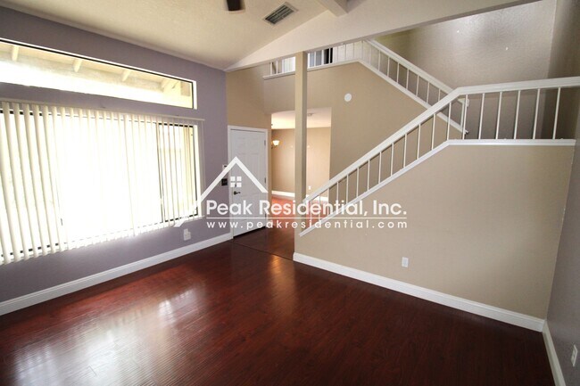 Building Photo - Spacious 3bd/2.5ba Antelope Home with 2 Ca...