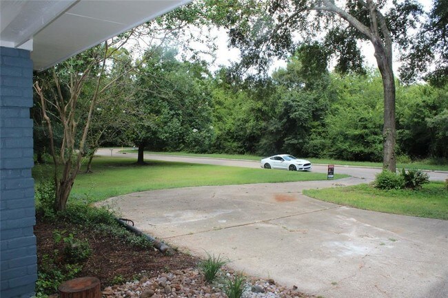 Building Photo - 12631 Texas Army Trail