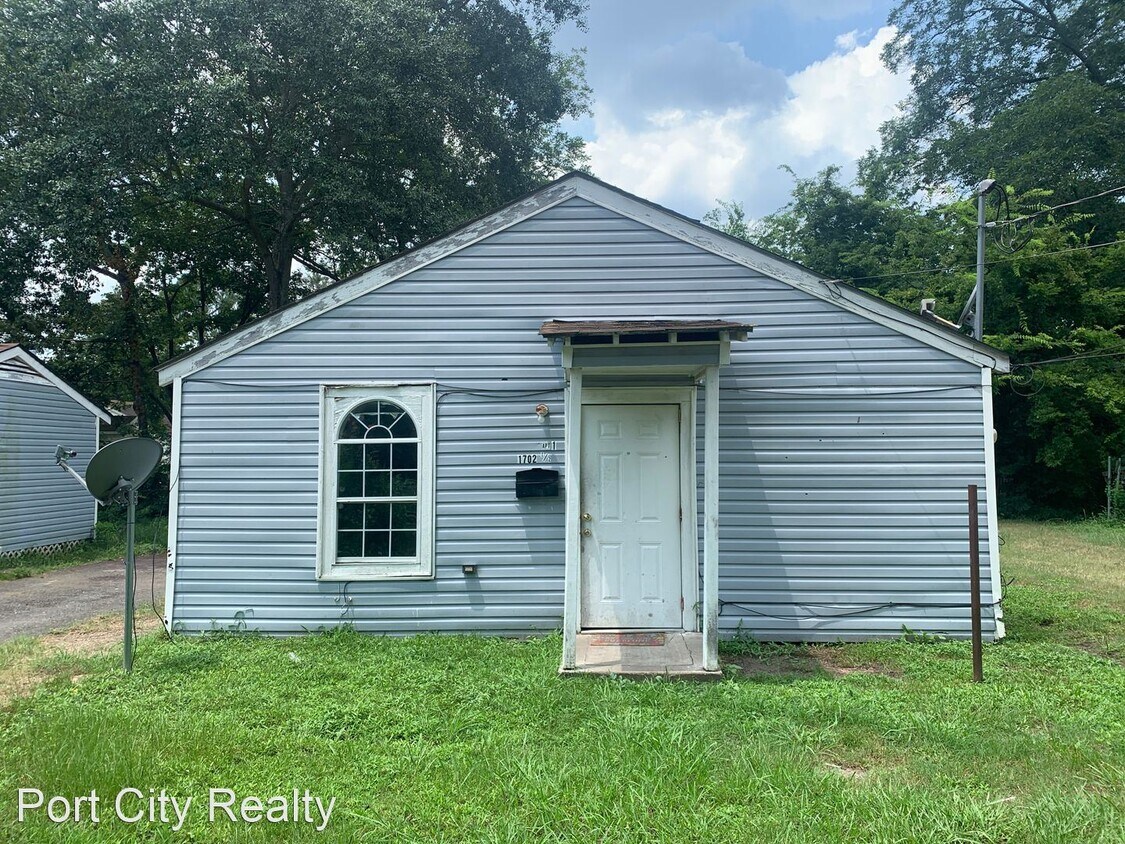 1 br, 1 bath House 1702 1/2 Malcolm House Rental in Shreveport, LA