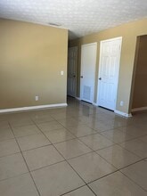 Building Photo - 7556 La Fontaine Dr