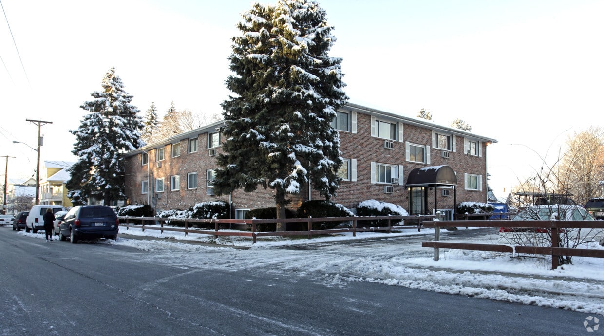 Primary Photo - 50 Hildreth St