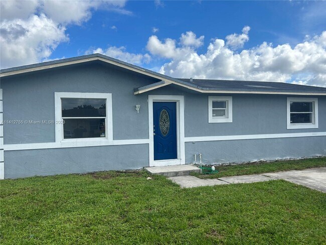 Foto del edificio - 3481 NW 193rd St