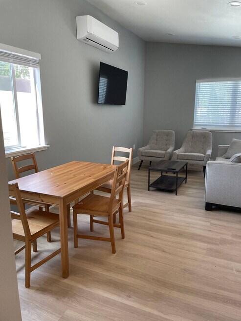 Building Photo - 198 Vía Del Sol