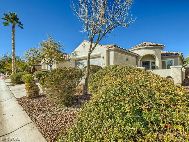 Foto del edificio - 7204 Crescentville Ave
