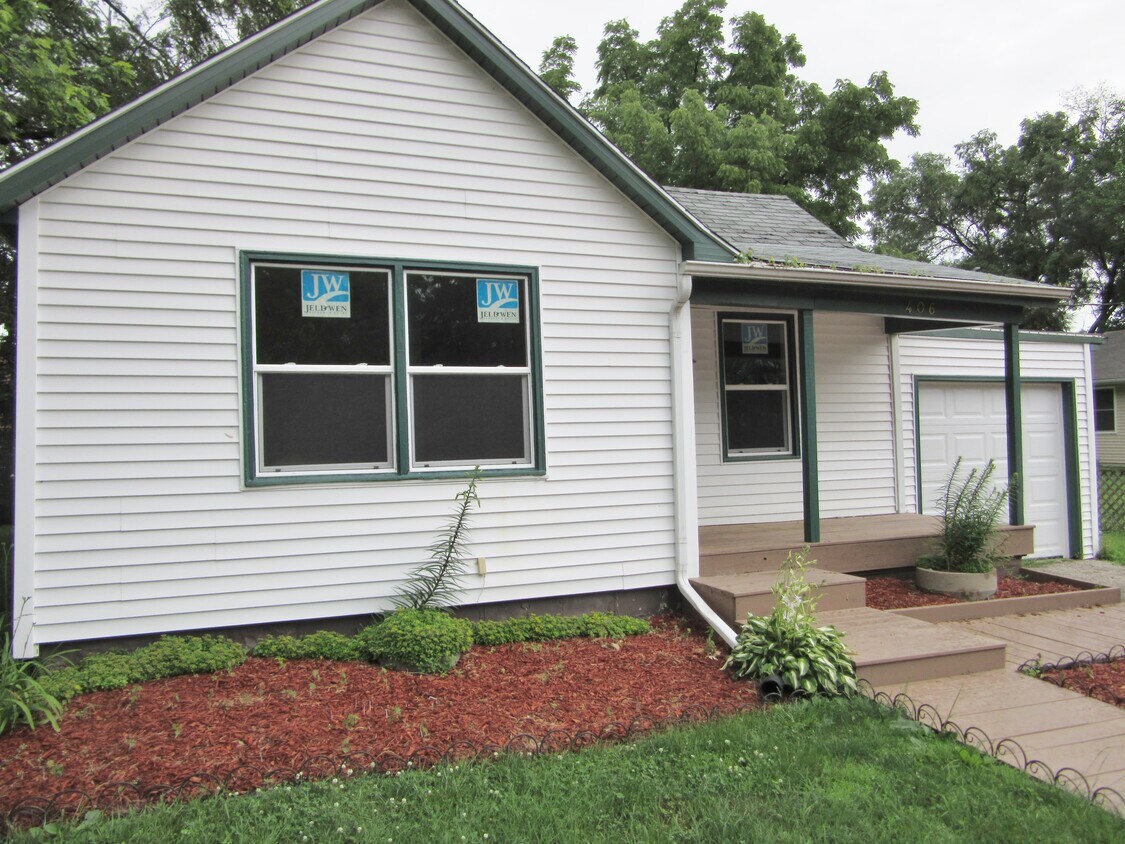 Foto principal - 406 W Maple St