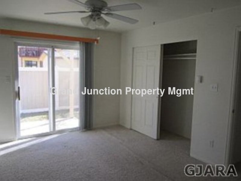 Building Photo - MUST SEE 3 Bed 2 bath