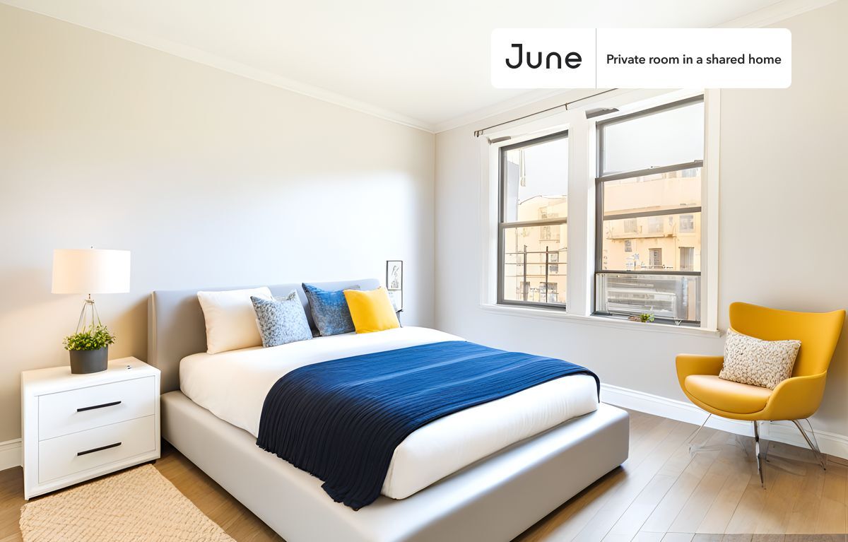 Foto principal - Private bedroom in 4 bed/1 bath Home