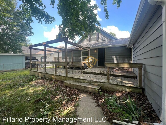 Foto del edificio - 3 br, 1.5 bath House - 117 W Franklin St