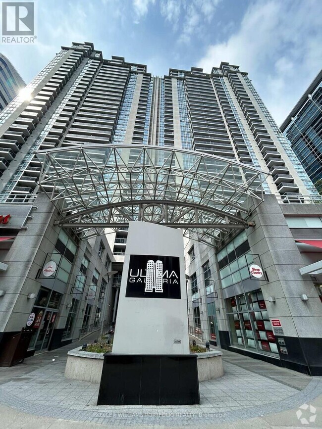 Building Photo - 4968-4968 Yonge St