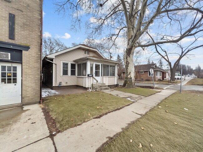 Foto del edificio - 3928 Upton Ave