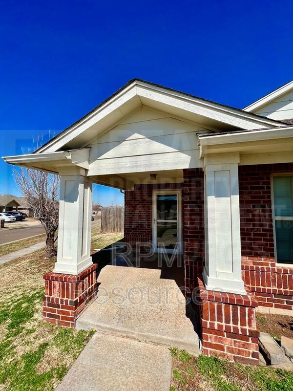 Building Photo - 2833 NW 182nd St