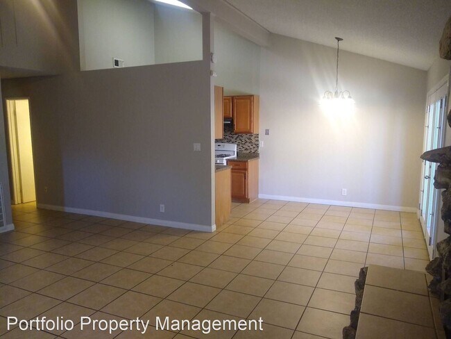 Building Photo - 3 br, 2 bath House - 2320 PINON SPRINGS CIR