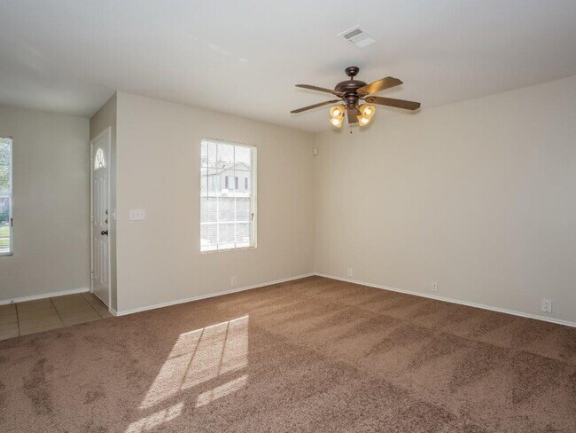 Foto del edificio - 914 Eagles Glide Dr