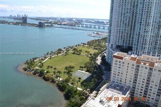 Building Photo - 2020 N Bayshore Dr