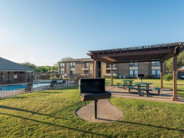 Foto del edificio - 8500 N Harwood Rd