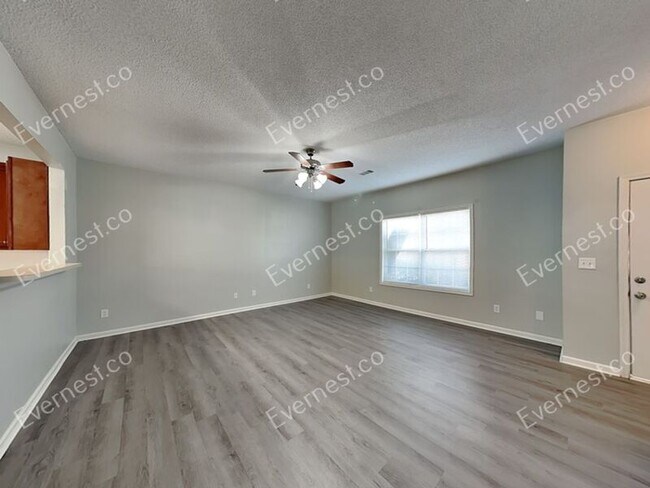 Building Photo - 8615 Thomas Ln