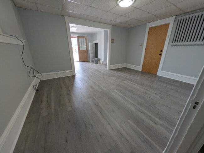 Living/Dining - 220 Lloyd St