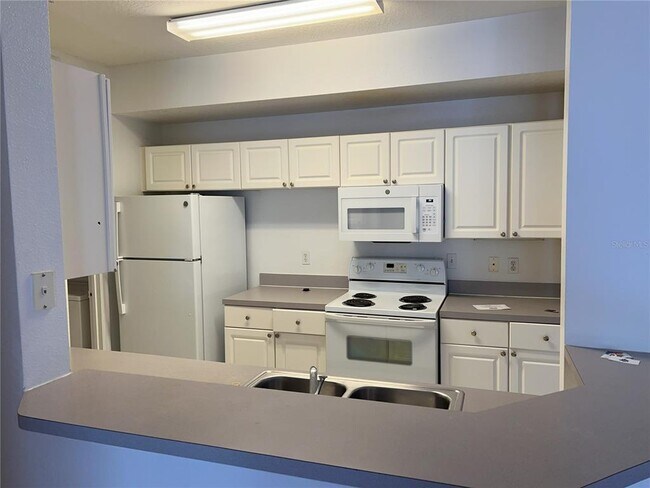 Foto del edificio - 5542 Metrowest Blvd