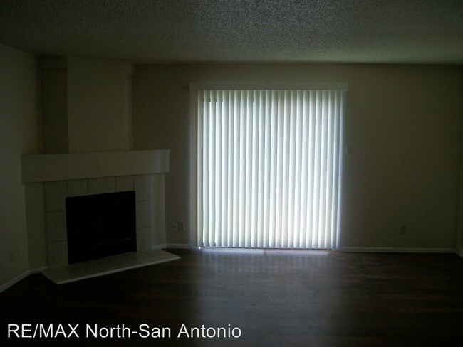 Building Photo - 3 br, 2 bath House - 4238 Sunrise Cove Dr
