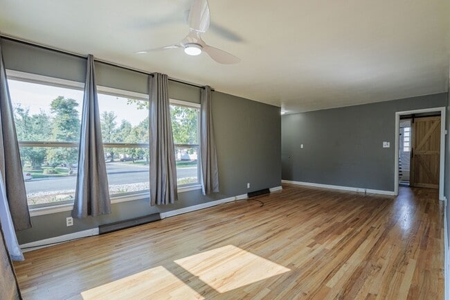 Building Photo - 2106 Bookcliff Ave