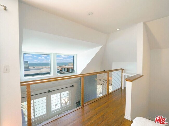 Foto del edificio - 24 Westwind St