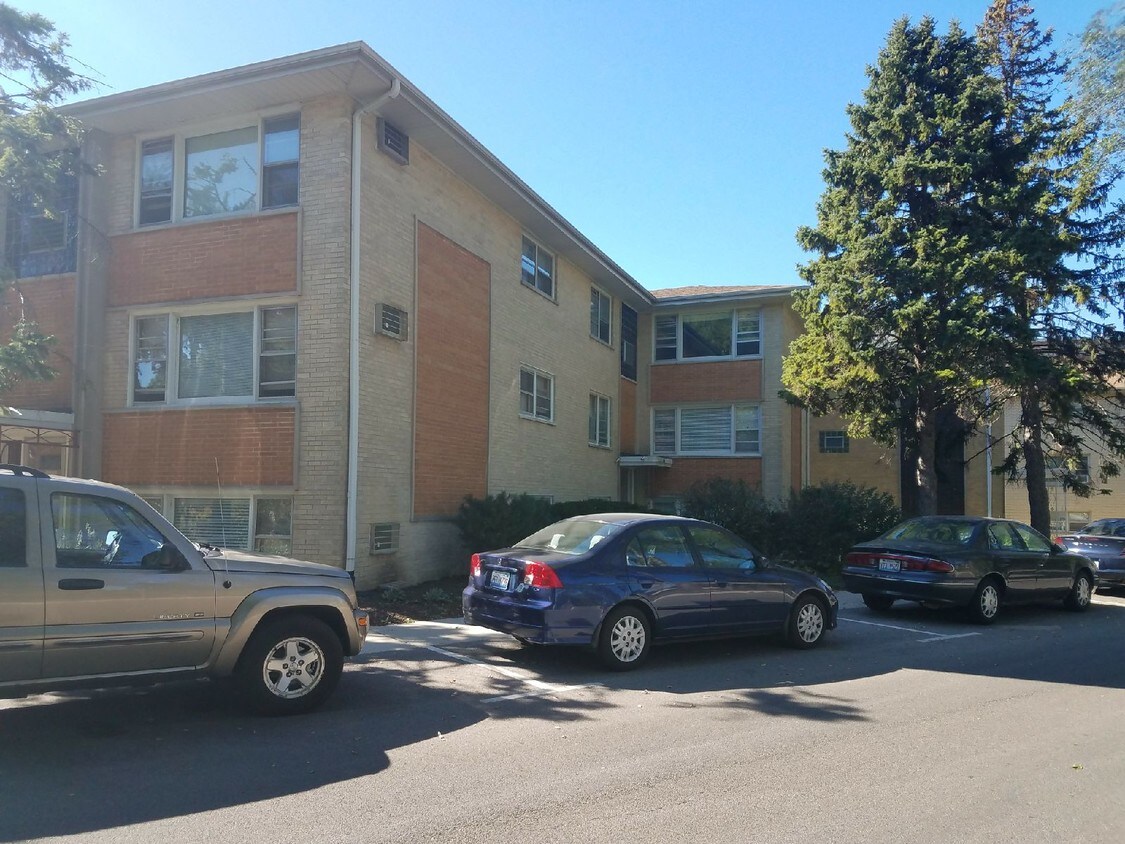 6601 W Norwood Ct, Harwood Heights, IL 60706 Apartments in Harwood