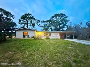 Building Photo - 1700 Cardinal Ct