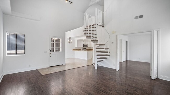Building Photo - Upgraded 2-Bedroom Carriage Townhome with ...