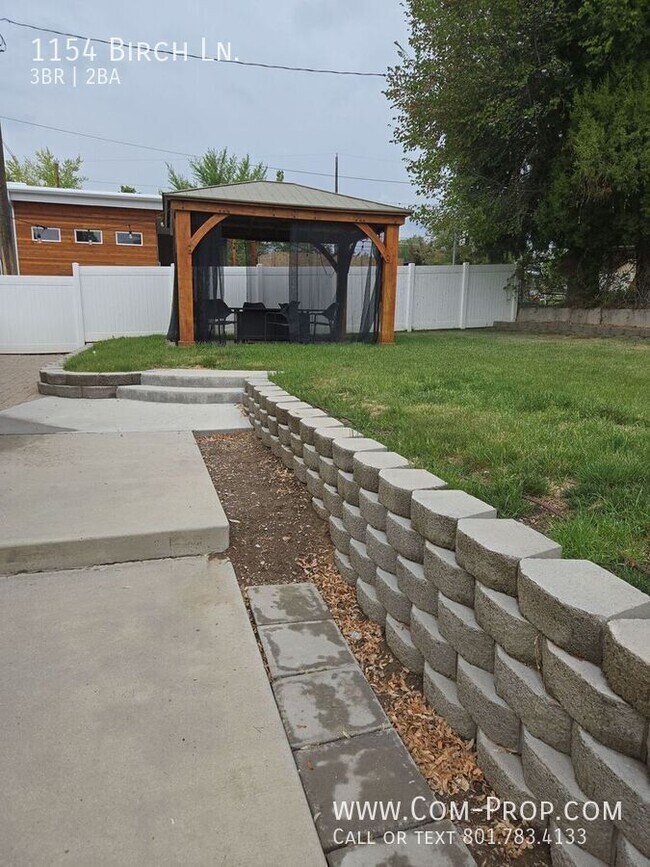 Foto del edificio - 1154 Birch Ln