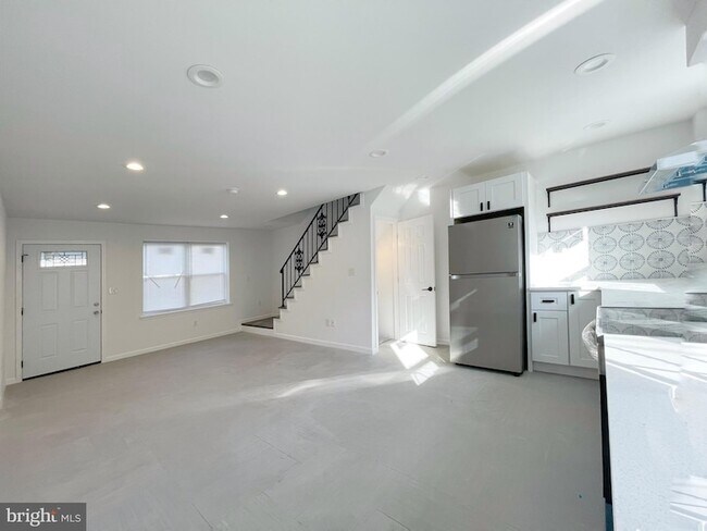 Foto del edificio - 3905 Claridge St