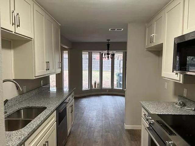 Foto del edificio - 5915 Mission Ridge Dr