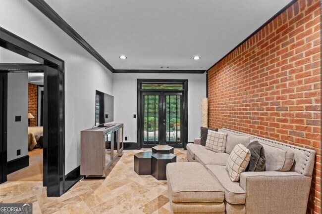Foto del edificio - 5512 Glenridge Dr