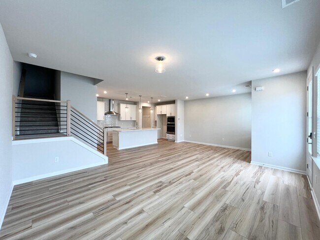 Building Photo - 8947 Nettleton Ave