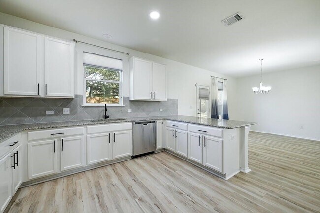 Building Photo - 816 Emory Tree Dr