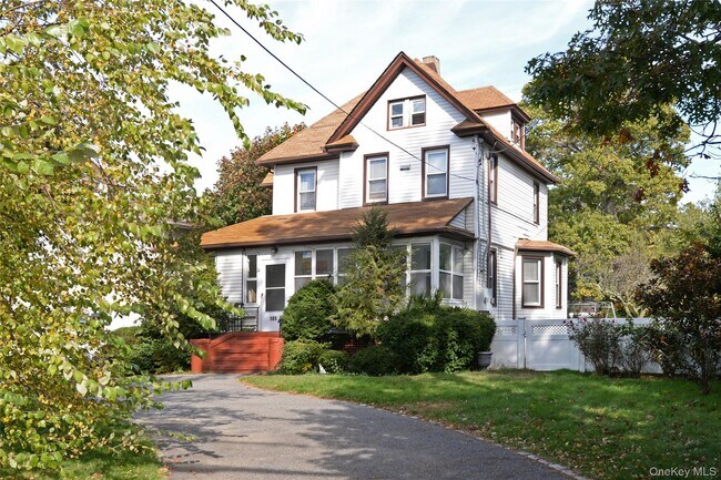 Building Photo - 189 Forest Ave