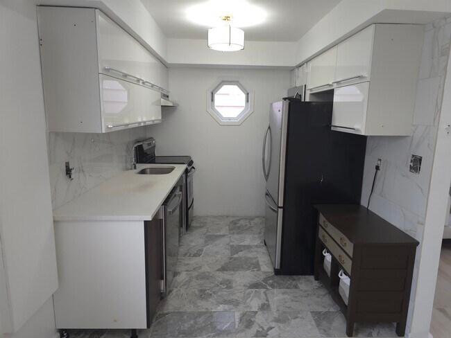 Foto del edificio - 6715 Polk St