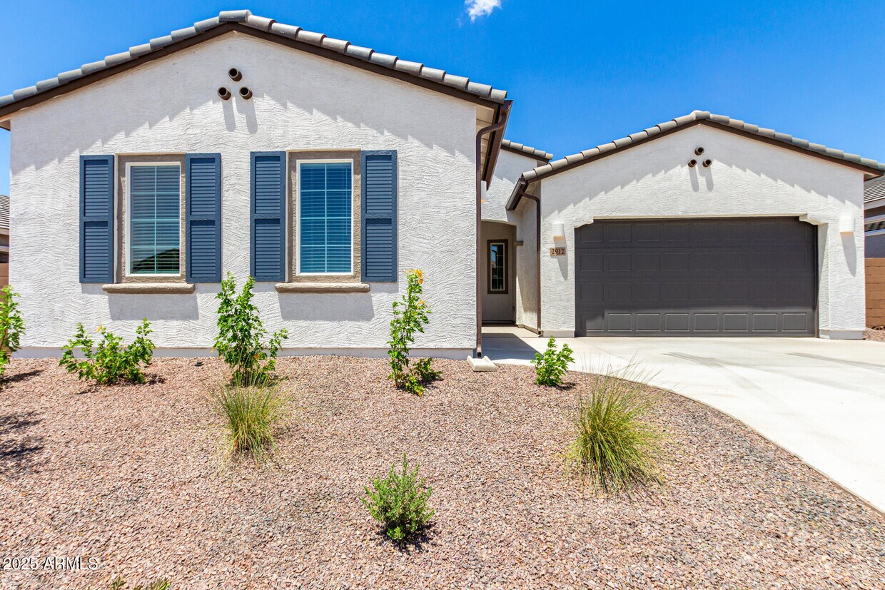 Foto principal - 2912 E Lucky Horseshoe Ln