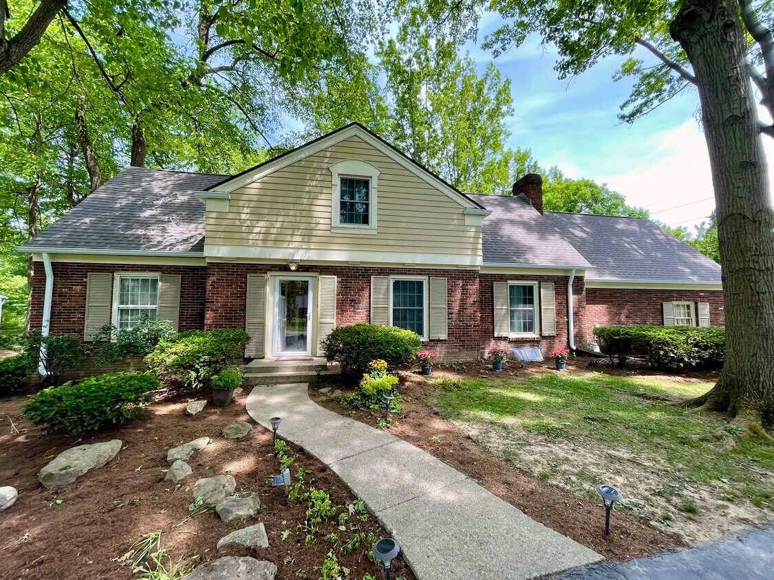 7403 Hazelwood Ave, Indianapolis, IN 46260 House Rental in