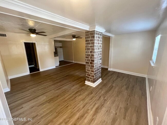 Foto del edificio - 2705 Riverside Ave